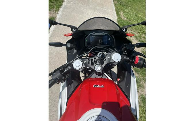 2026 YZF R7 - Yamaha