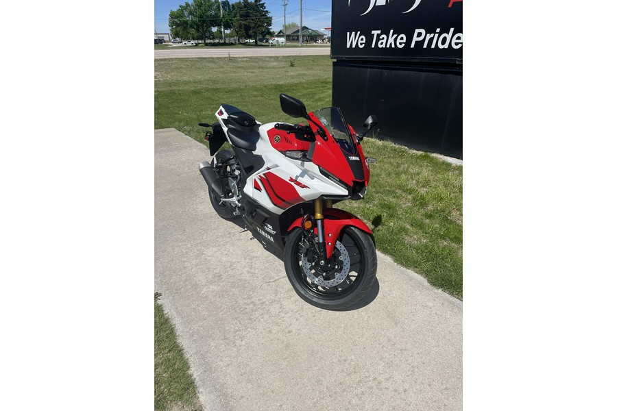 2026 YZF R7 - Yamaha