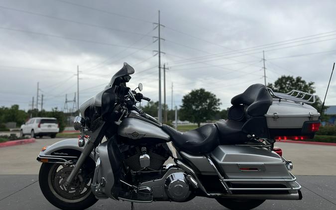 2003 Harley-Davidson® FLHTCUI Electra Glide® Ultra Classic® SILVER/BLACK 608172