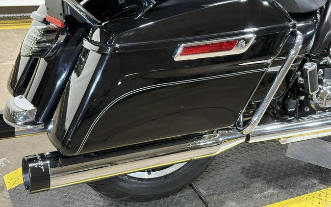 2016 Harley-Davidson Road Glide Ultra Vivid Black