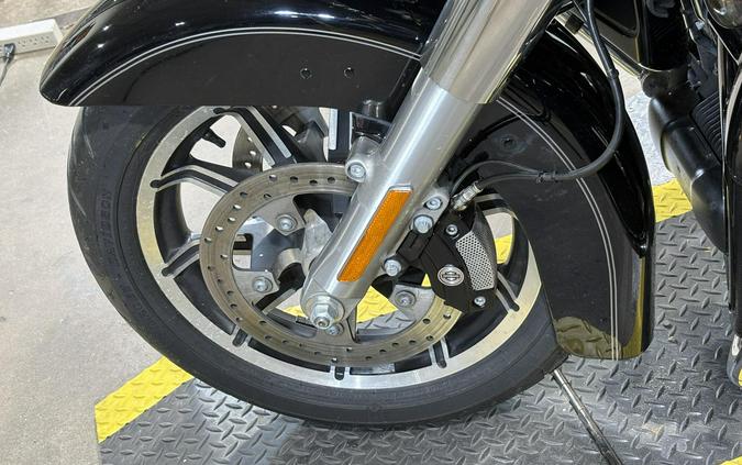 2016 Harley-Davidson Road Glide Ultra Vivid Black