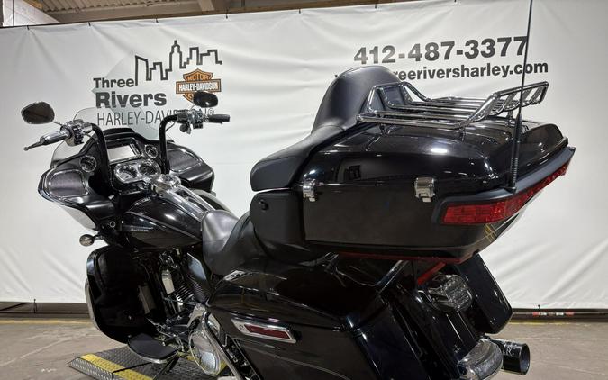 2016 Harley-Davidson Road Glide Ultra Vivid Black