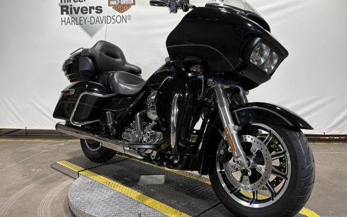 2016 Harley-Davidson Road Glide Ultra Vivid Black