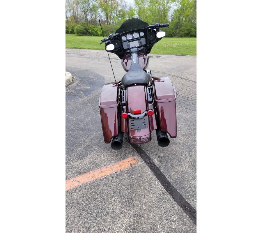 2018 Harley-Davidson Street Glide Special Twisted Cherry