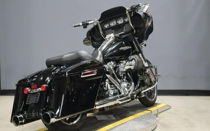 2018 Harley-Davidson Street Glide Vivid Black