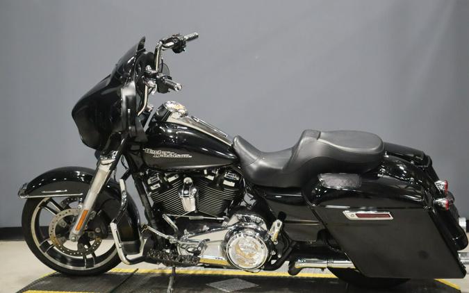 2018 Harley-Davidson Street Glide Vivid Black