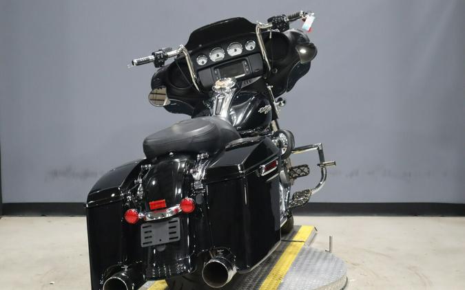 2018 Harley-Davidson Street Glide Vivid Black