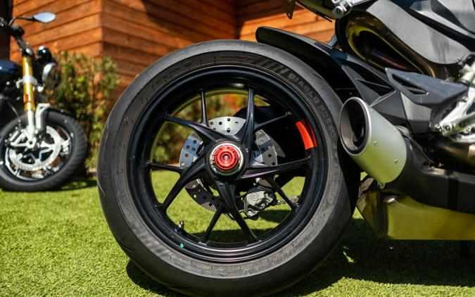 2024 Ducati STREETFIGHTER V2