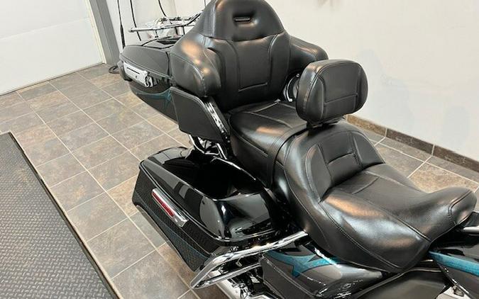 FLHTKSE 2015 CVO™ Ultra Limited