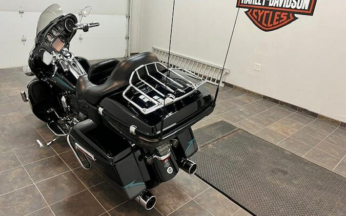FLHTKSE 2015 CVO™ Ultra Limited