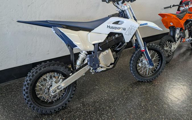 2027 Husqvarna EE 5 - 031826
