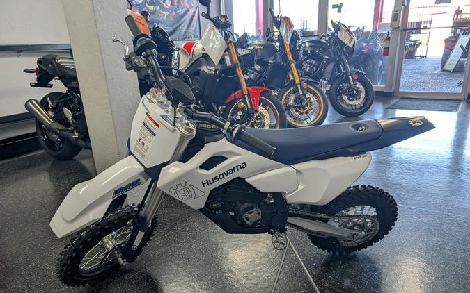 2027 Husqvarna EE 5 - 031826