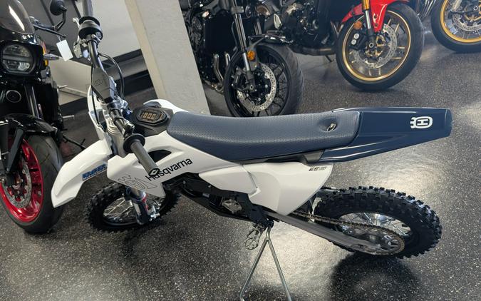 2027 Husqvarna EE 5 - 031826