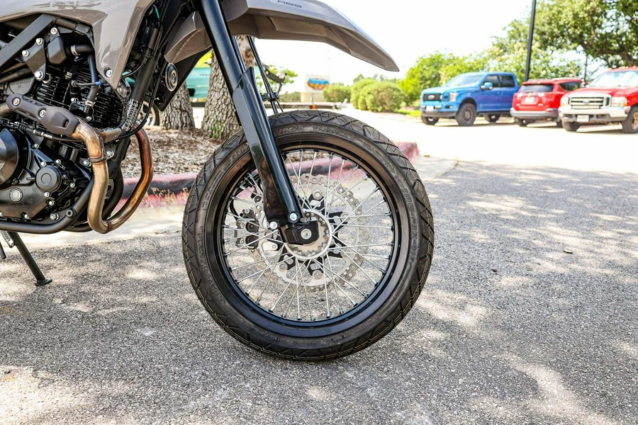 2025 KAWASAKI KLX230SM