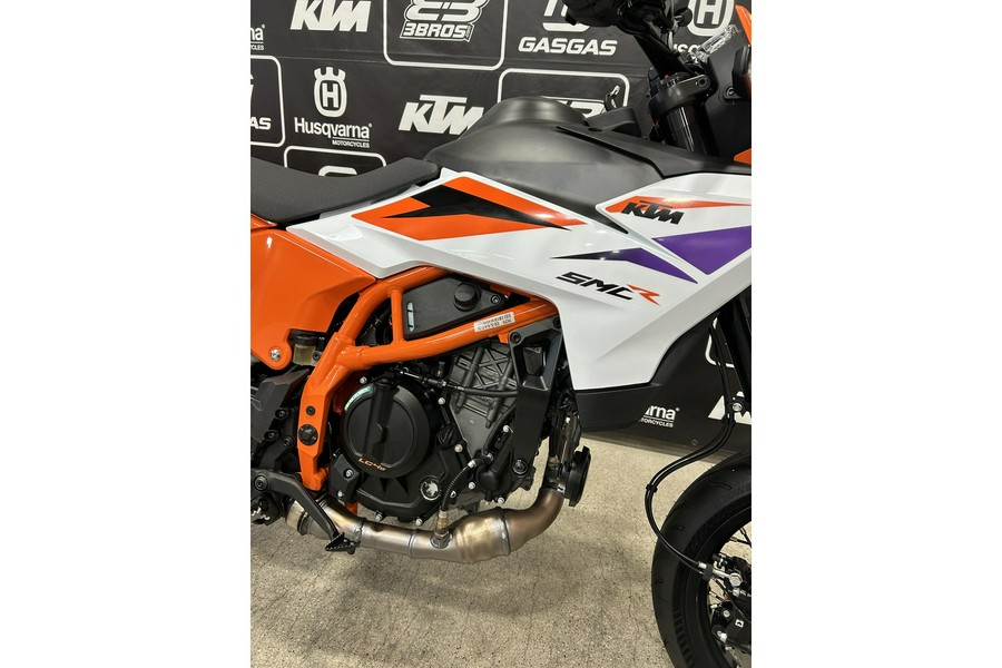 2026 KTM 390 SMC R
