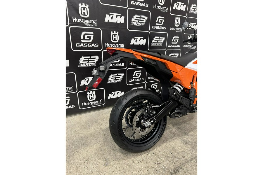 2026 KTM 390 SMC R