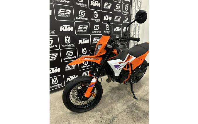 2026 KTM 390 SMC R