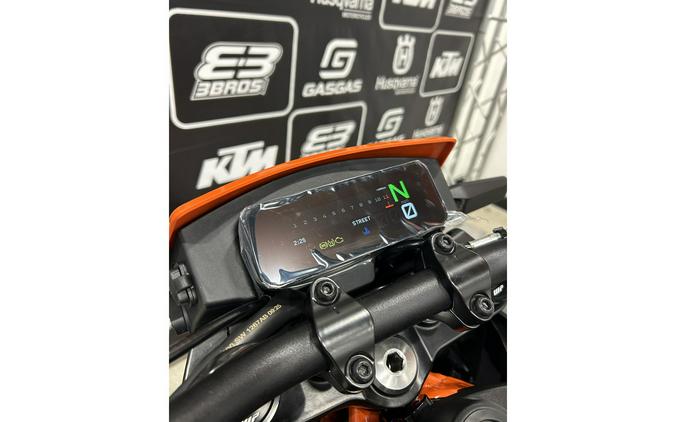 2026 KTM 390 SMC R