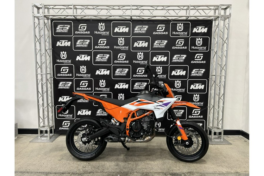 2026 KTM 390 SMC R