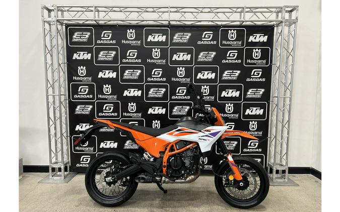 2026 KTM 390 SMC R