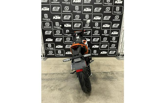 2026 KTM 390 SMC R