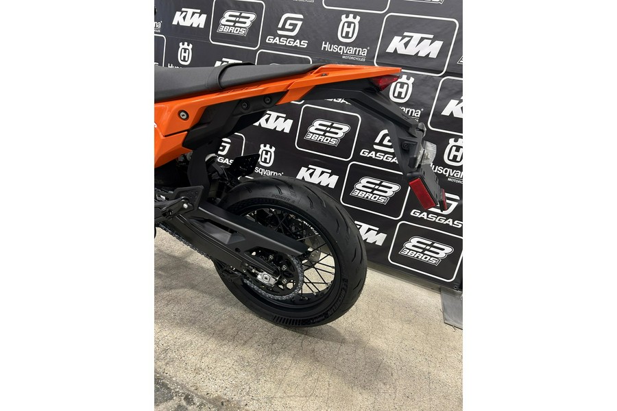 2026 KTM 390 SMC R
