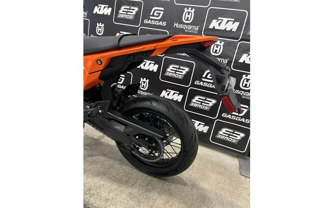 2026 KTM 390 SMC R