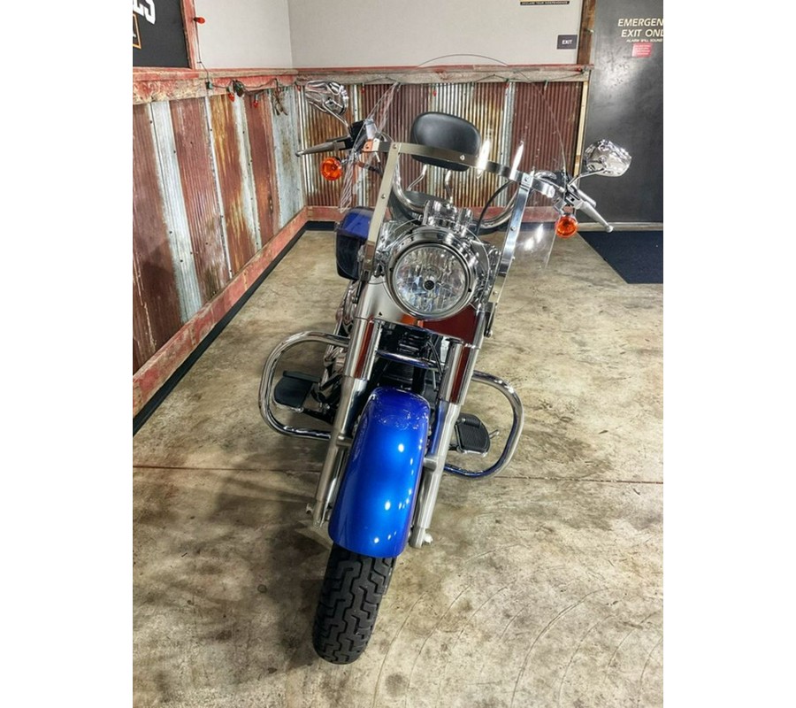 2015 Harley-Davidson® FLD - Dyna® Switchback™