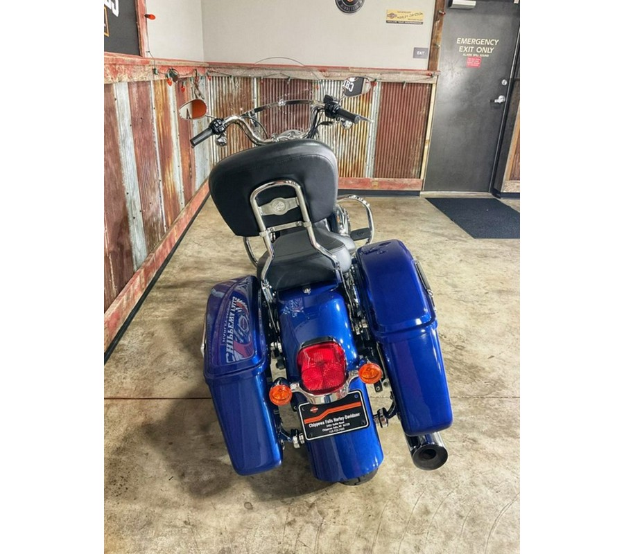 2015 Harley-Davidson® FLD - Dyna® Switchback™