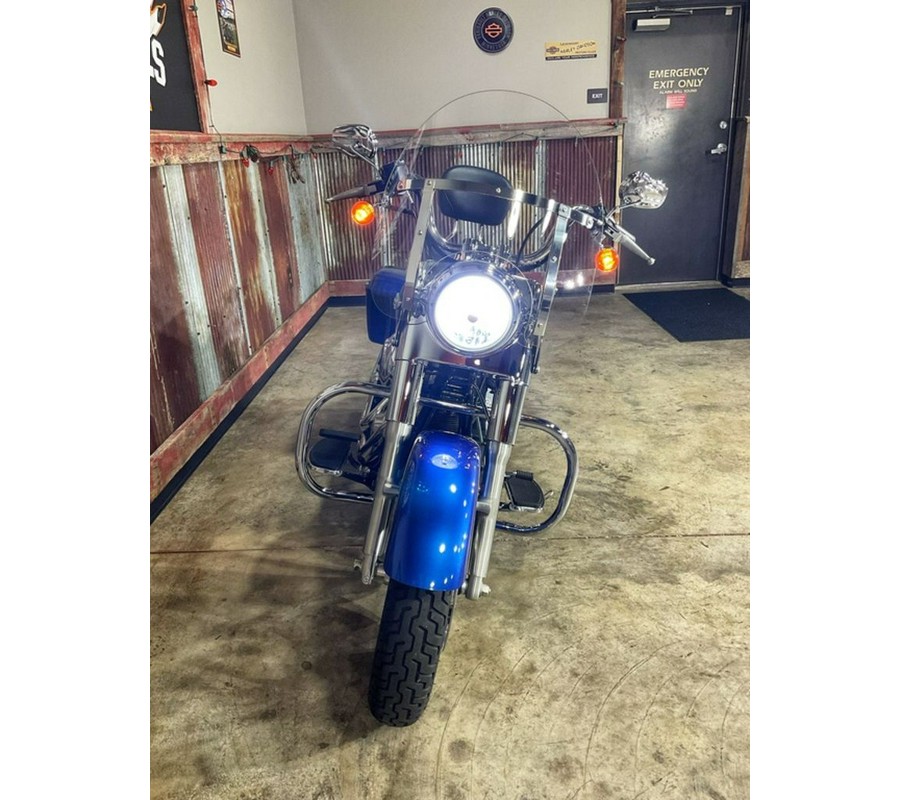 2015 Harley-Davidson® FLD - Dyna® Switchback™