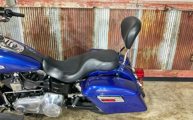 2015 Harley-Davidson® FLD - Dyna® Switchback™