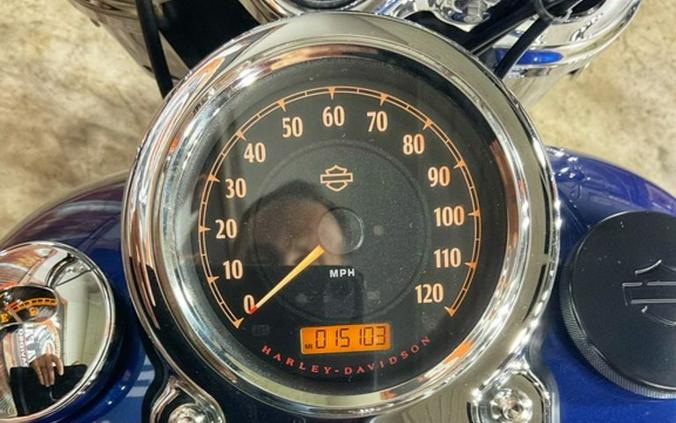 2015 Harley-Davidson® FLD - Dyna® Switchback™