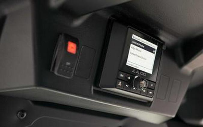 2025 Can-Am® Defender MAX Lone Star Cab HD10