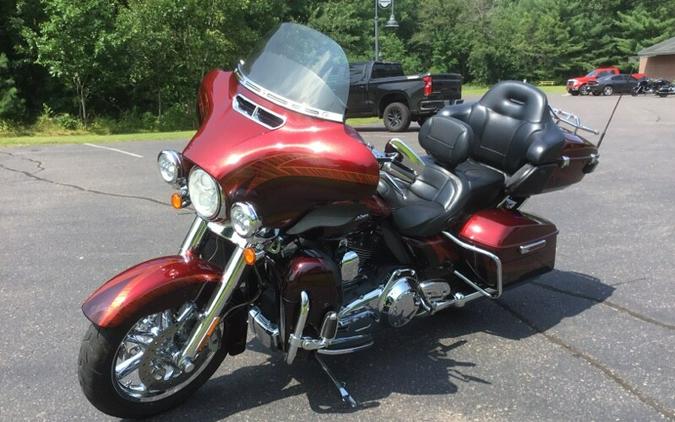 2014 CVO™ Electra Glide Ultra Limited® BURGUNDY/MAROON W/ PINSTRIPE