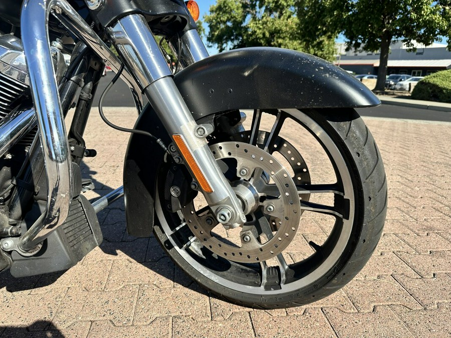 FLHXS 2017 Street Glide Special