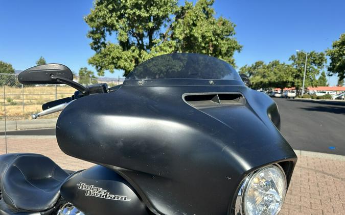 FLHXS 2017 Street Glide Special