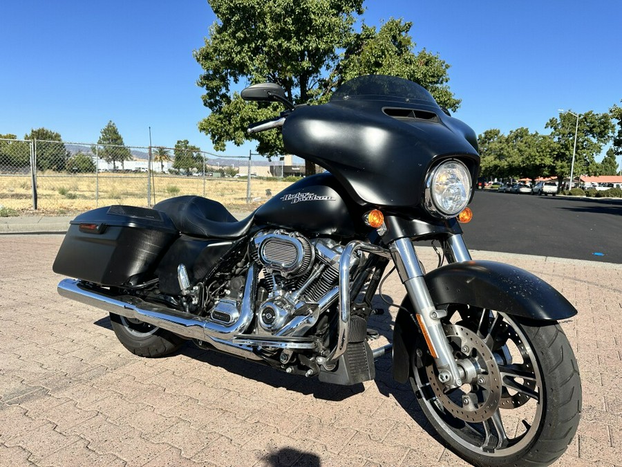 FLHXS 2017 Street Glide Special