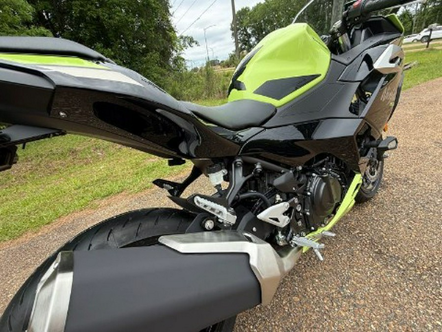 2026 Kawasaki Ninja® 500 SE ABS