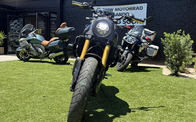 2023 Indian FTR R CARBON