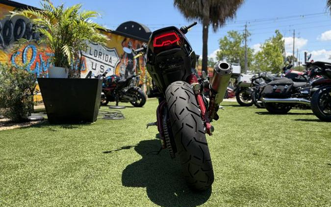 2023 Indian FTR R CARBON