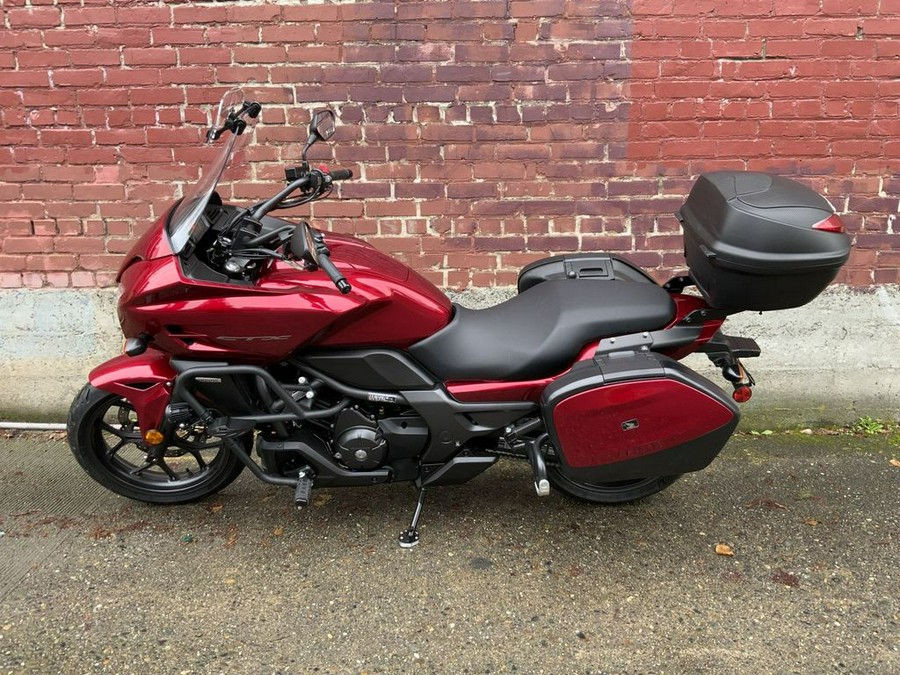 2018 Honda® CTX700 CANDY RED