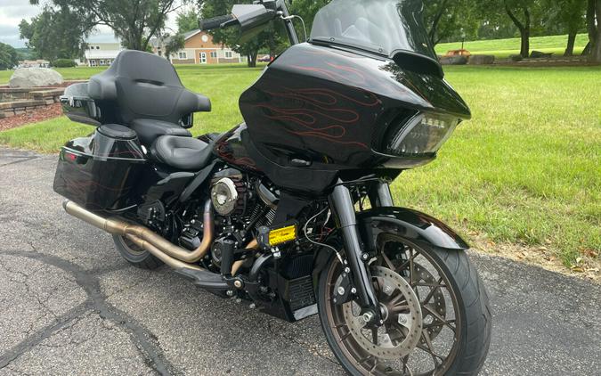 2022 Harley-Davidson Road Glide ST Vivid Black