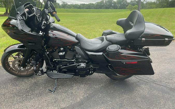 2022 Harley-Davidson Road Glide ST Vivid Black