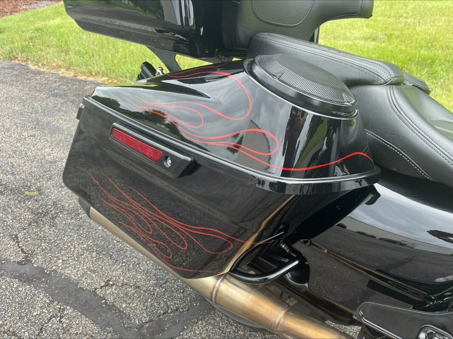 2022 Harley-Davidson Road Glide ST Vivid Black