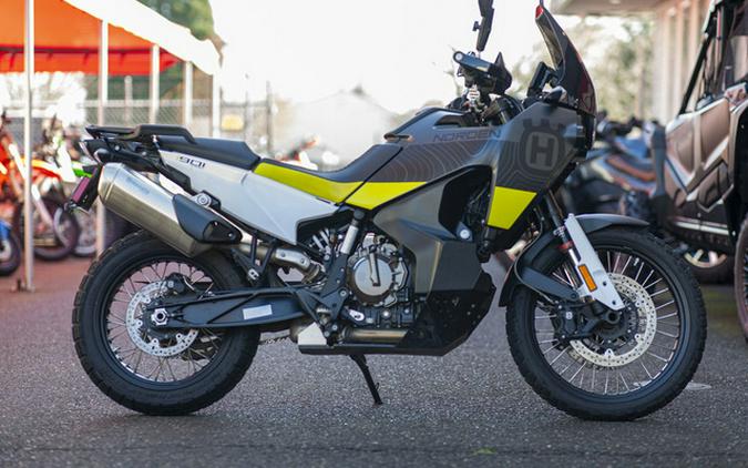 2022 Husqvarna Norden 901