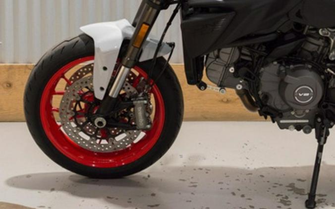 2027 Ducati MNSTR896