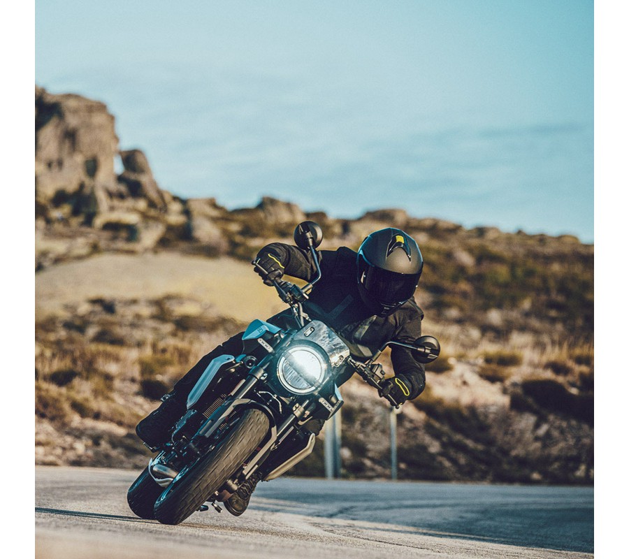 2027 Husqvarna Svartpilen 801 SE