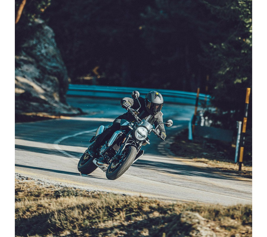 2027 Husqvarna Svartpilen 801 SE