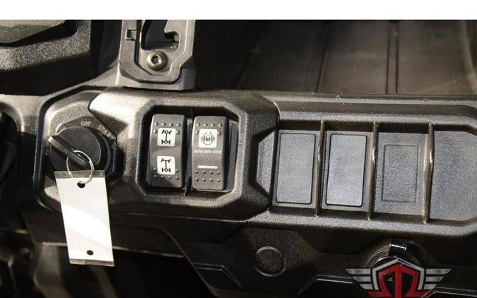 2023 Can-Am Defender Pro HD10 DPS