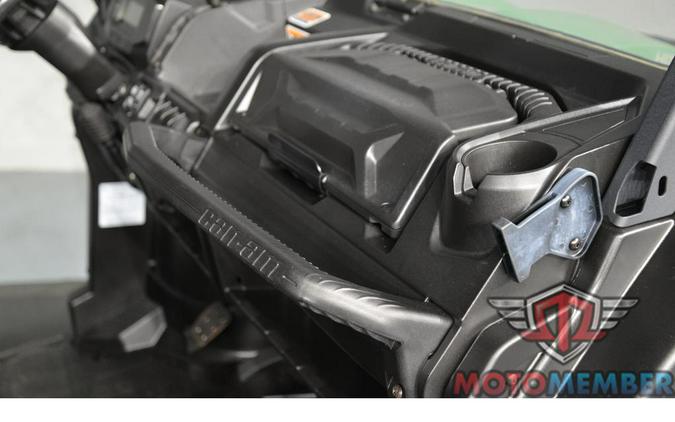 2023 Can-Am Defender Pro HD10 DPS